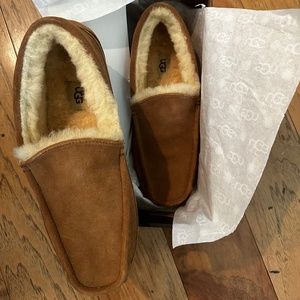 Men’s Size 10 NIB Ugg slippers